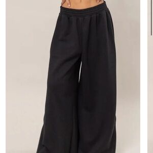 Black Wide-Leg Women's Pants